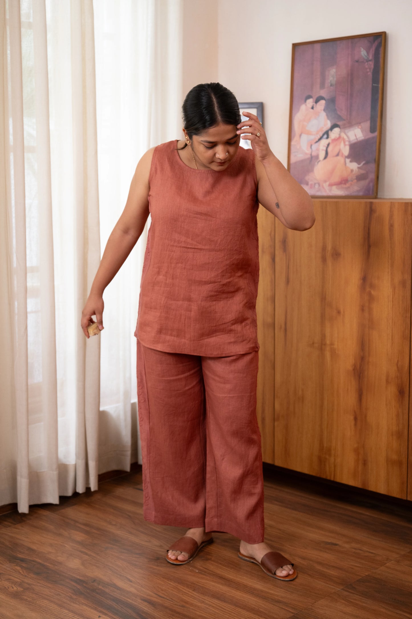 Chikankari Side-Panelled Linen Co-ord Set