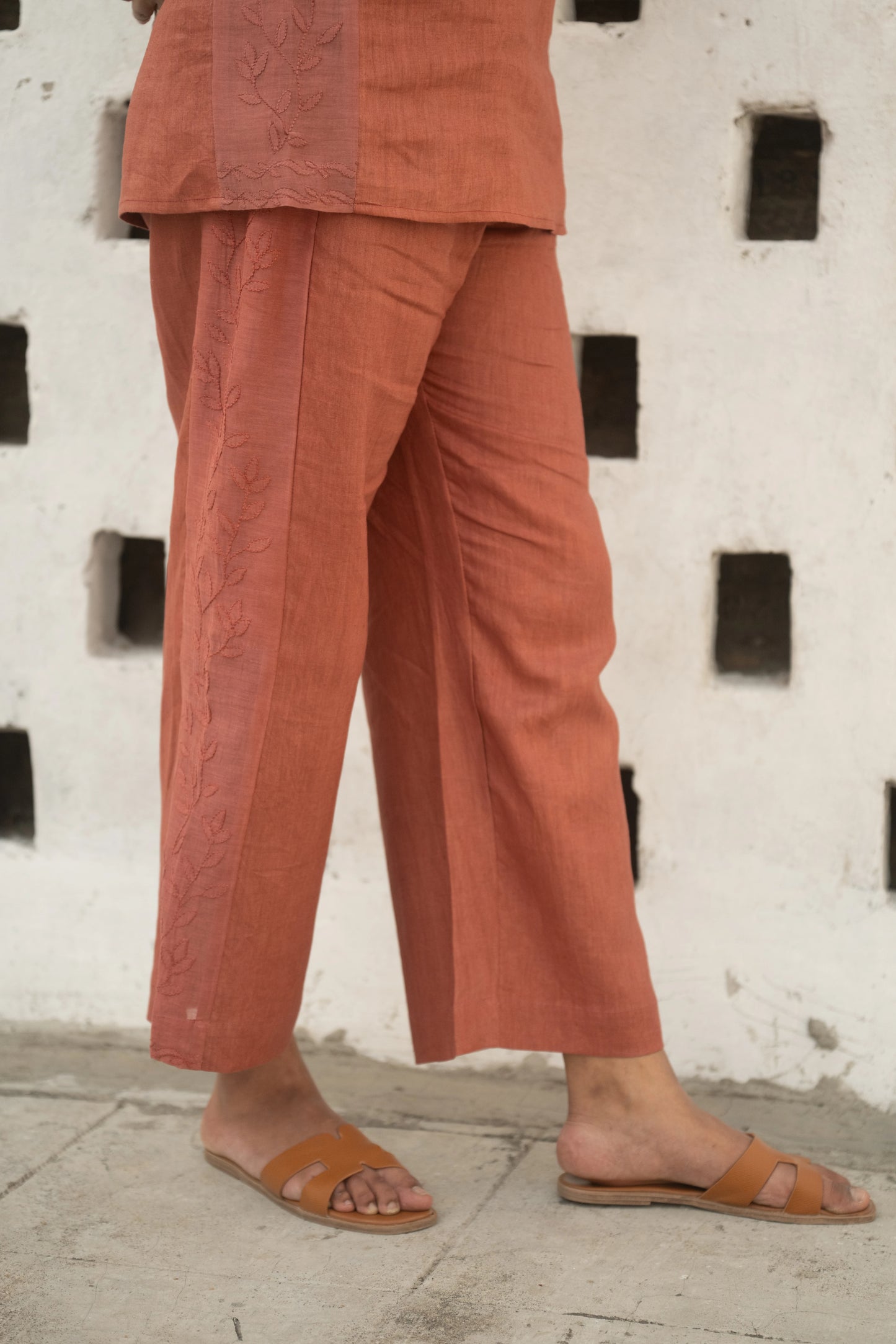 Chikankari Side-Panelled Linen Co-ord Set
