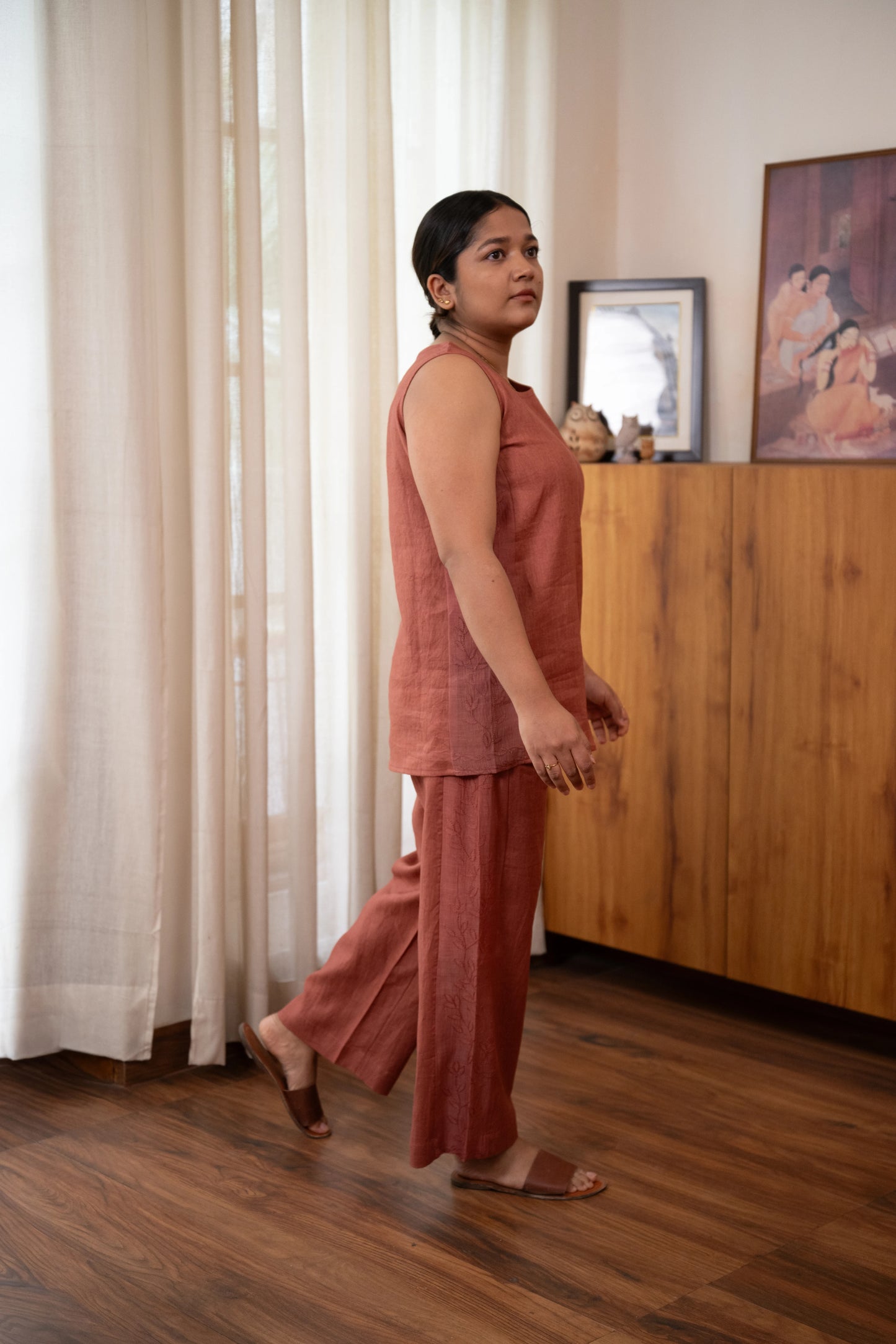 Chikankari Side-Panelled Linen Co-ord Set